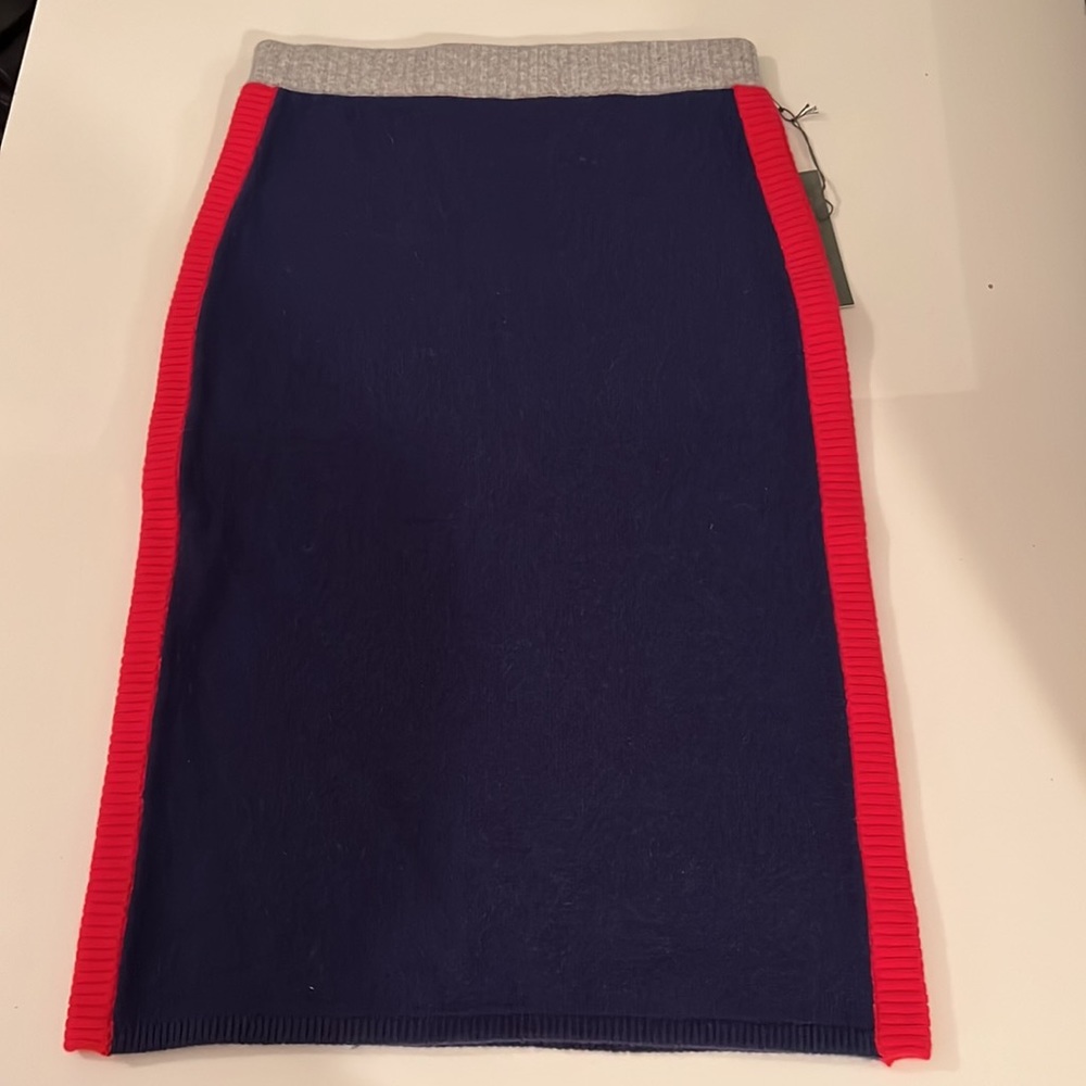 SHAE NY 100% Cashmere Skirt in Midnight-Seal